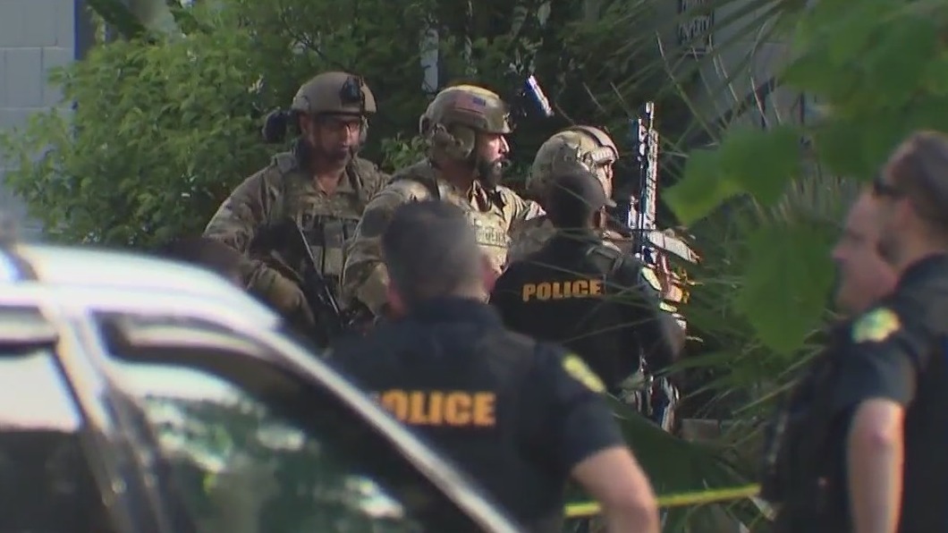 SWAT standoff ends in Orlando